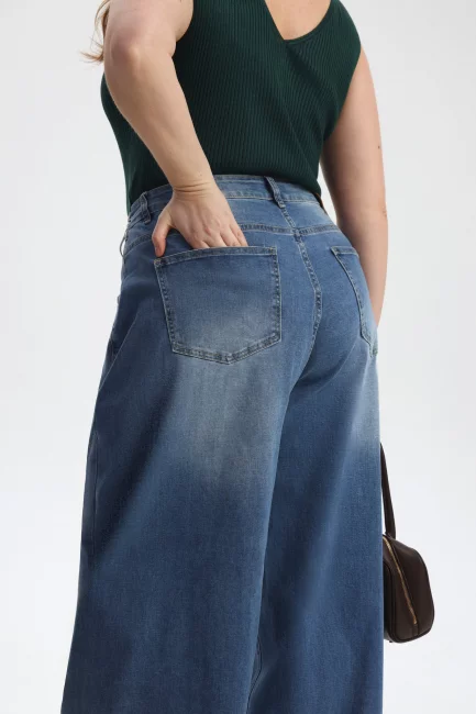 Джинсы баллоны с кнопками