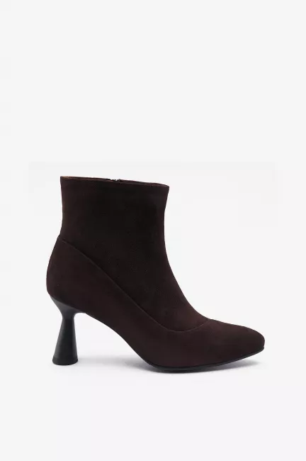Ботильоны из замши с острым мысом