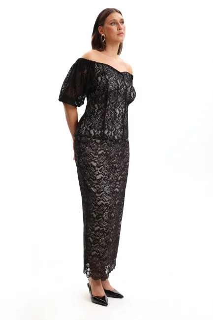 Блузка со спущенным плечом из кружева – фото – Plus Size 50–64 – Моно-Стиль