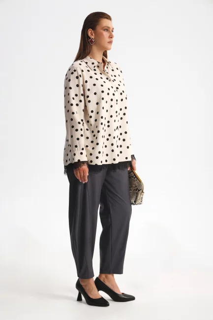 Блузка из вискозы с принтом горох