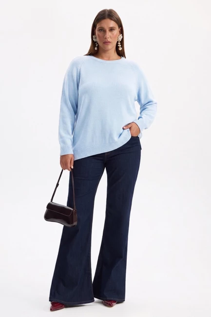 Голубой джемпер из вязаной вискозы – фото – Plus Size 50–64 – Моно-Стиль