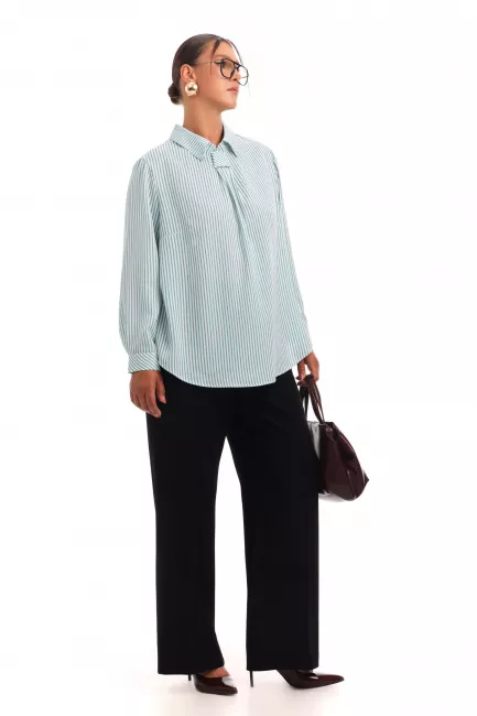 Брюки черного цвета на молнии со стрелками