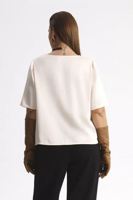 Блузка из поливискозы