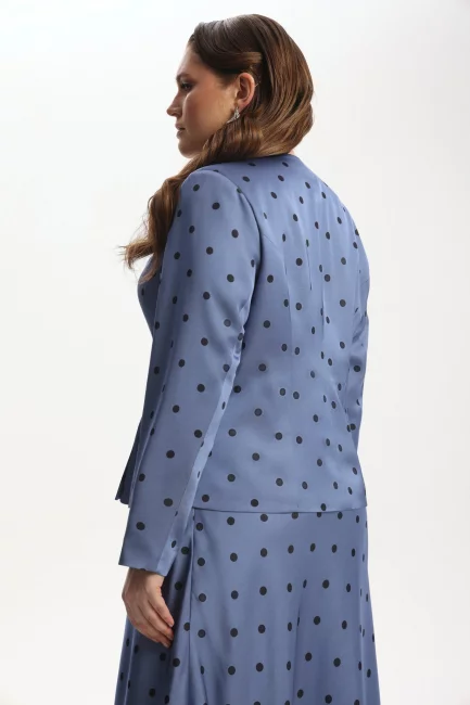 Жакет с вырезом каре и кружевом