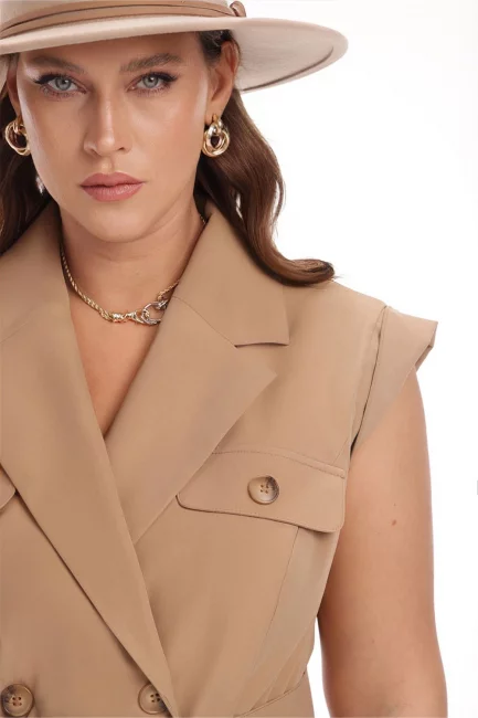 Жилет двубортный в стиле сафари