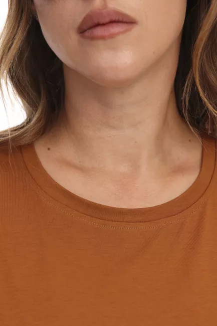 Футболка с круглым вырезом из мерсеризованного трикотажа