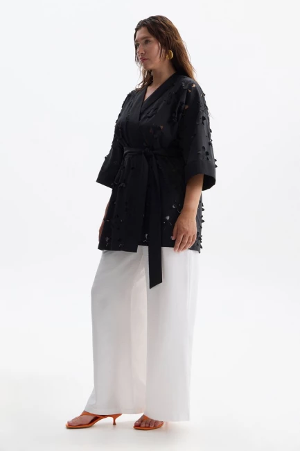 Брюки палаццо белого цвета с жатым эффектом – фото – Plus Size 50–64 – Моно-Стиль