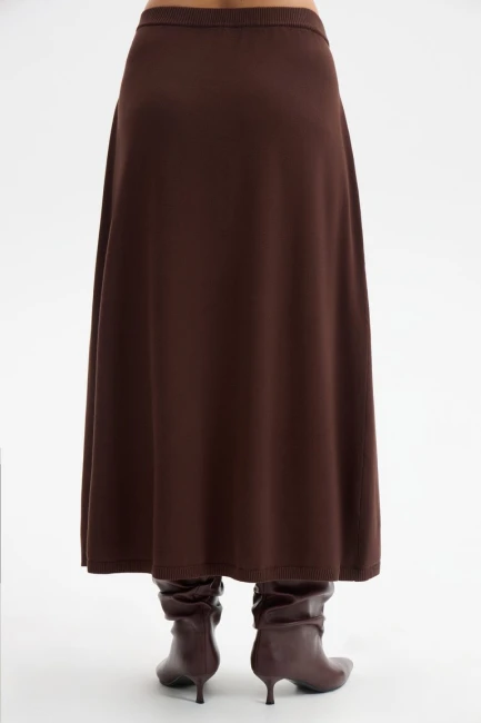 Юбка трапеция из вязаного трикотажа – фото – Plus Size 50–64 – Моно-Стиль