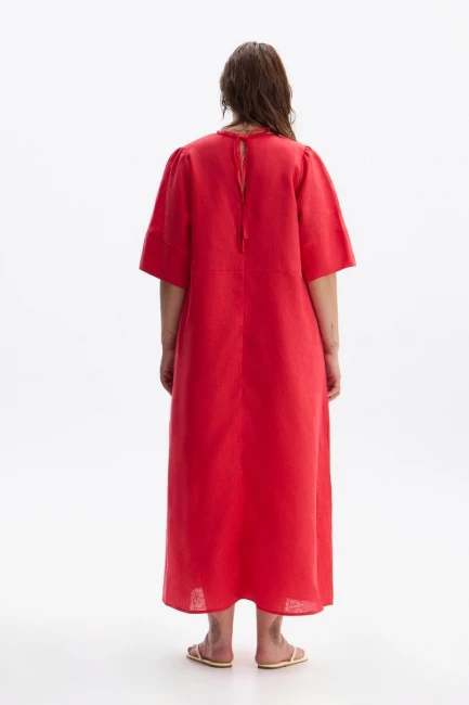 Платье изо льна красного цвета – фото – Plus Size 50–64 – Моно-Стиль
