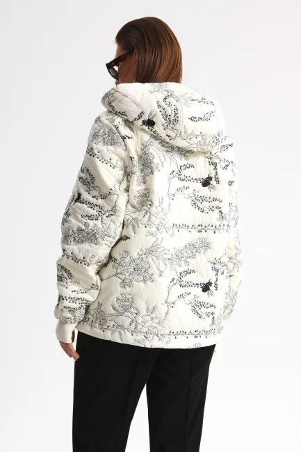 Облегченная куртка с вышивкой