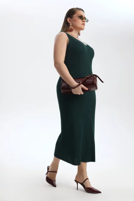 Вязаное платье майка