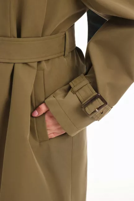 Тренч с кастомными деталями