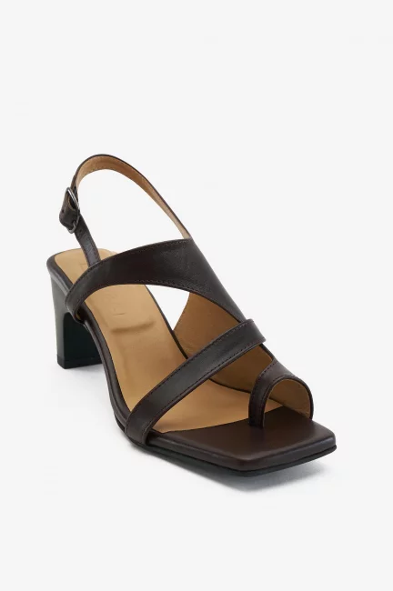 Босоножки вьетнамки на устойчивом каблуке