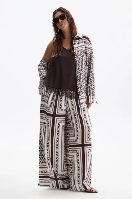 Топ с кружевом на тонких лямках – фото – Plus Size 50–64 – Моно-Стиль