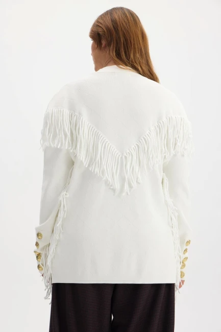 Кардиган с золотыми пуговицами и бахромой – фото – Plus Size 50–64 – Моно-Стиль