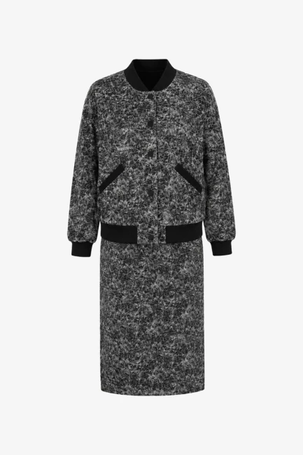 Костюм бомбер и юбка трикотаж c эффектом stone wash – фото – Plus Size 50–64 – Моно-Стиль