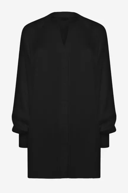 Блузка с объемным рукавом и краш эффектом