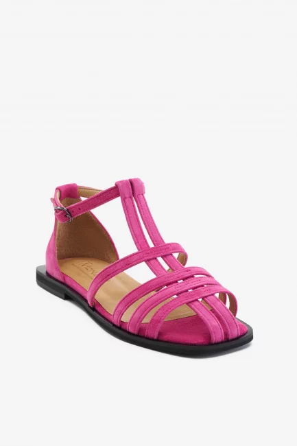 Босоножки с ремешками из замши