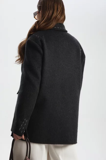 Полупальто жакет с акцентными строчками