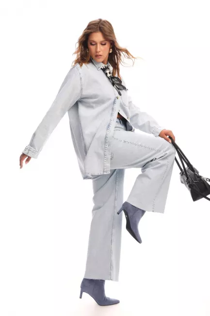 Рубашка из денима с акцентным карманом