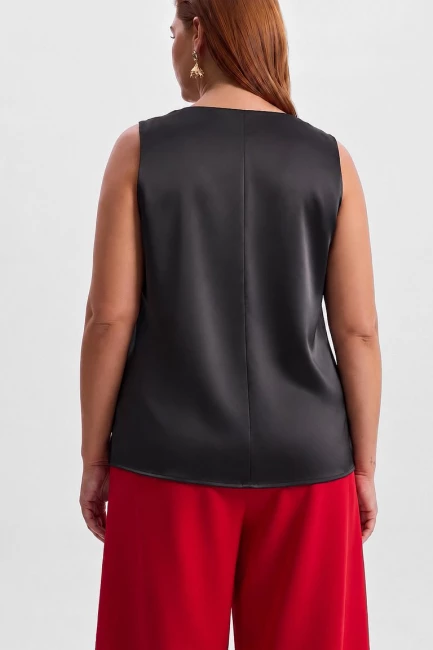 Топ черного цвета однослойный – фото – Plus Size 50–64 – Моно-Стиль