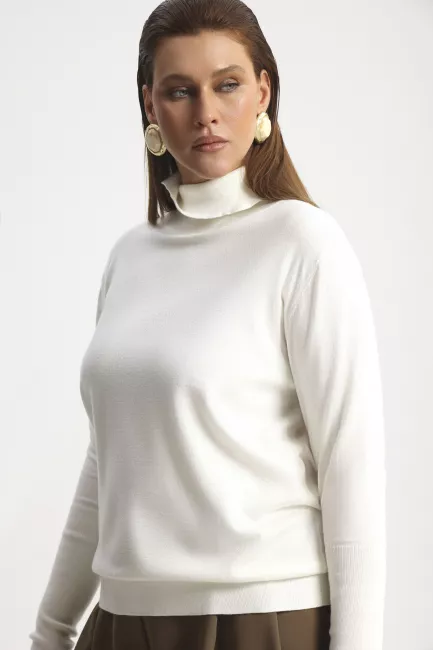 Бадлон с разрезом на горловине