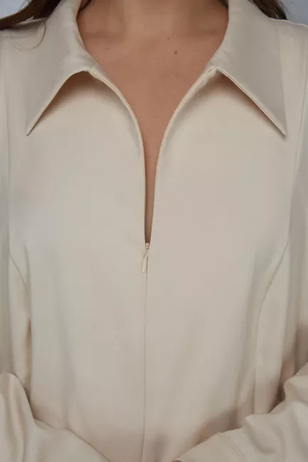 Платье на молнии с отложным воротником