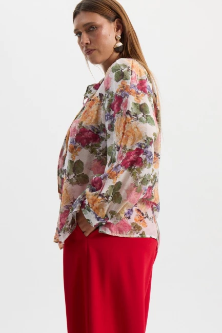 Блузка из тенселя с бантом лавальер – фото – Plus Size 50–64 – Моно-Стиль