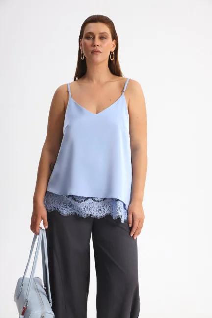 Топ с асимметричным низом и кружевом