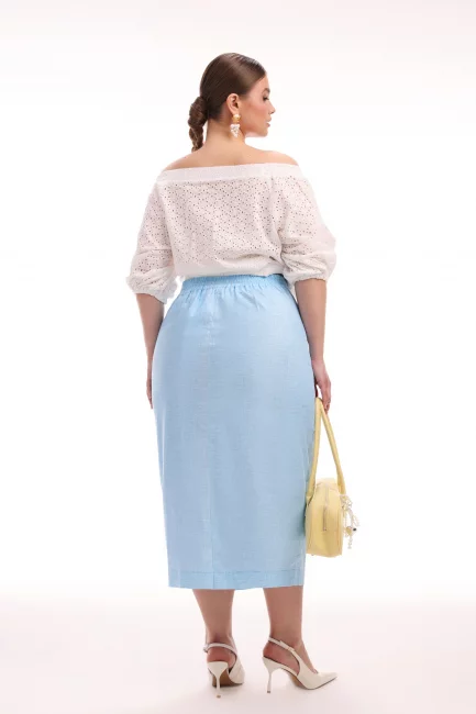 Блузка с английской вышивкой и открытыми плечами