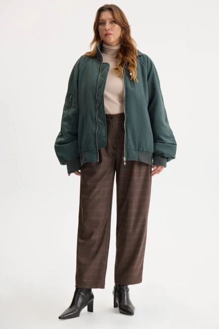 Брюки бананы в клетку – фото – Plus Size 50–64 – Моно-Стиль