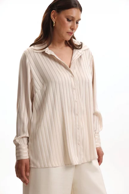 Блузка из поливискозы с акцентными полосками