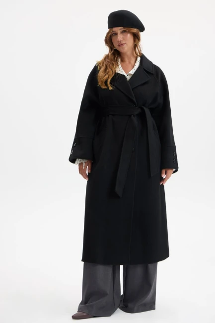Однобортное пальто реглан с разрезом на рукаве – фото – Plus Size 50–64 – Моно-Стиль