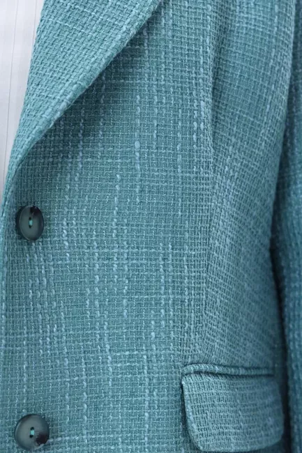 Жакет из твида с двумя шлицами