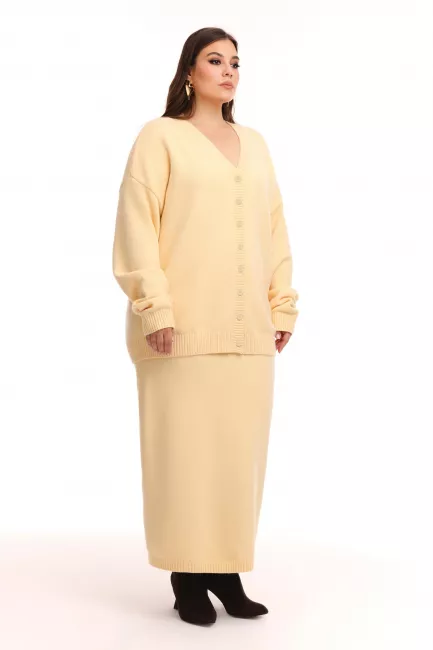 Вязаный костюм с юбкой макси