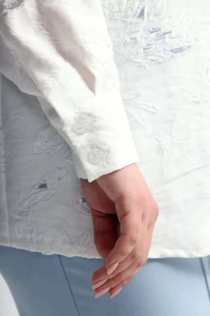 Блузка из поливискозы с органзой