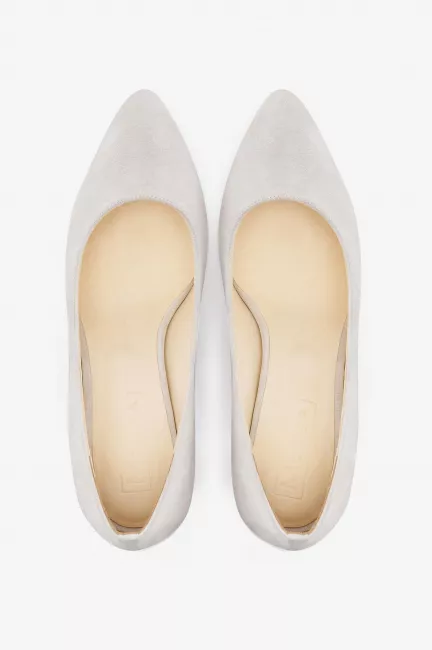 Замшевые лодочки с острым мысом