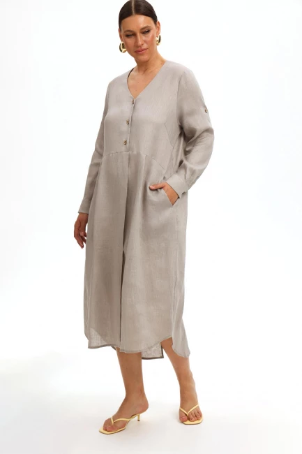 Платье изо льна с вырезом и отрезной юбкой