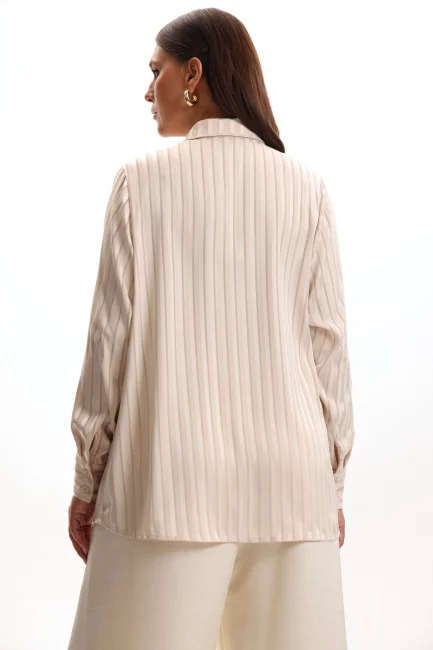 Блузка из поливискозы с акцентными полосками