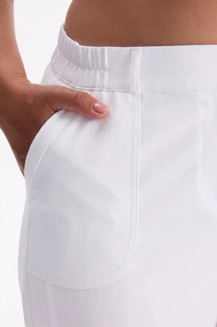 Белые прямые брюки из хлопка – фото – Plus Size 50–64 – Моно-Стиль