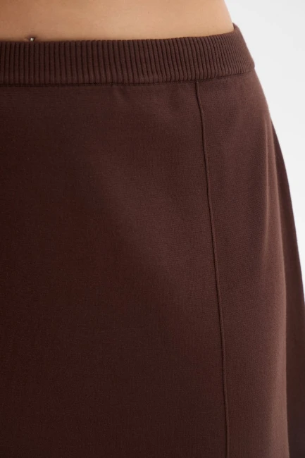 Юбка трапеция из вязаного трикотажа – фото – Plus Size 50–64 – Моно-Стиль