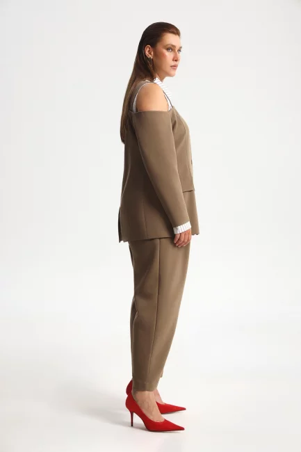 Жакет декольте с бретелями