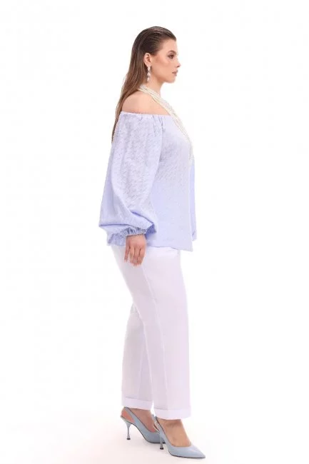 Блузка с английской вышивкой