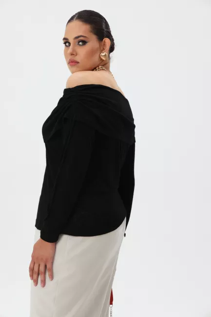 Лонгслив со спущенным плечом