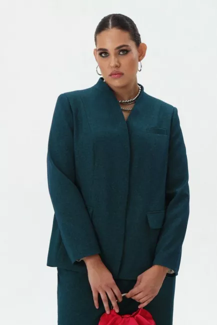 Жакет с воротником стойка приталенного силуэта