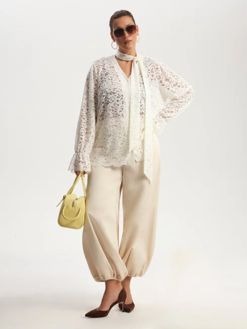 Блузка с бантом лавальер из кружева