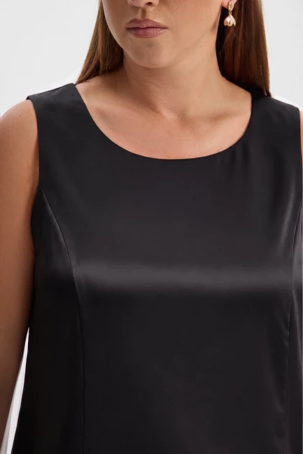 Топ черного цвета однослойный – фото – Plus Size 50–64 – Моно-Стиль