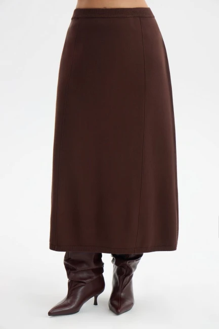Юбка трапеция из вязаного трикотажа – фото – Plus Size 50–64 – Моно-Стиль