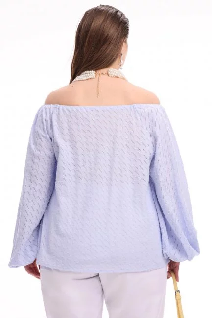 Блузка с английской вышивкой