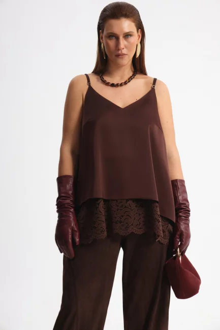 Топ из поливискозы с кружевом